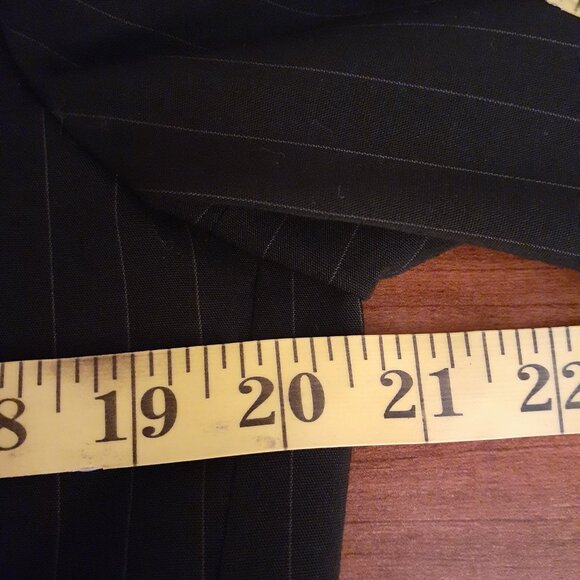 Artine Crystal Scorpion Back Blazer - Picture 9 of 12